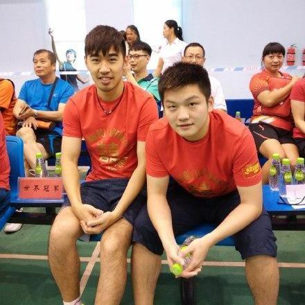 DHS „Xi“-T-Shirt für professionelle Teamspieler